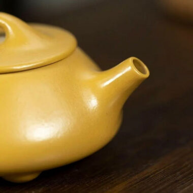 Yixing Zisha Teapot [Mini Jingzhou Shi Piao] (Huangjin Zhu Ni – 100ml)
