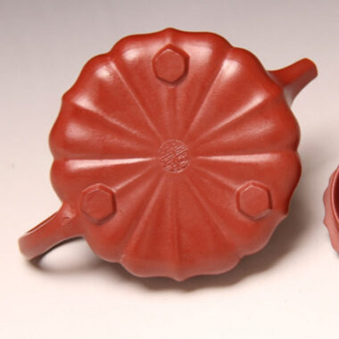 Full Handmade Yixing Zisha Teapot [Linghua Shi Piao Pot] (Dahongpao – 240ml)