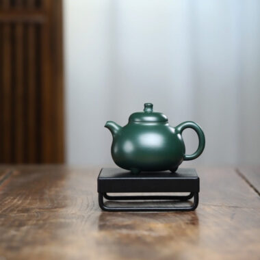 Full Handmade Yixing Zisha Teapot [Sanzu Ruding Pot] (Lu Ni – 180ml)