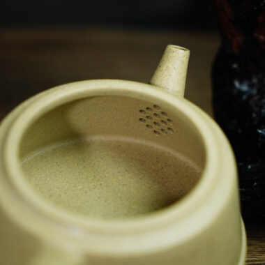 Full Handmade Yixing Zisha Teapot [Yu Zhao Pot] (Benson Lu Ni – 170ml)