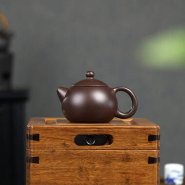 Full Handmade Yixing Zisha Teapot [Xishi Pot] (Lao Zi Ni – 200ml)