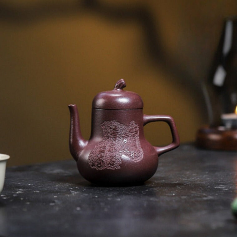 Full Handmade Yixing Zisha Teapot [Qing Feng Ming Yue] (Zi Ni – 170ml)