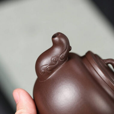 Full Handmade Yixing Zisha Teapot [Hong Fu Pot] (Zi Ni – 270ml)