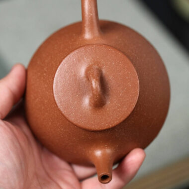 Full Handmade Yixing Zisha Teapot [Ziye Shi Piao Pot] (Jiang Po Ni – 220ml)