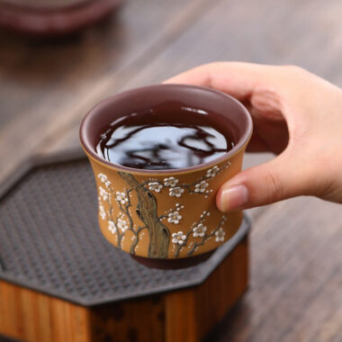 Handmade Yixing Zisha Master Tea Cup [Bi-color Plum Blossom] 180ml