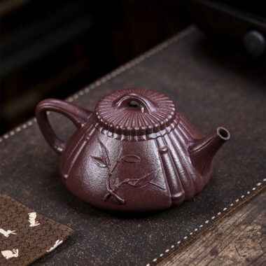 Full Handmade Yixing Zisha Teapot [Gao Feng Liang Jie] (30 Mu Zi Ni – 530ml)