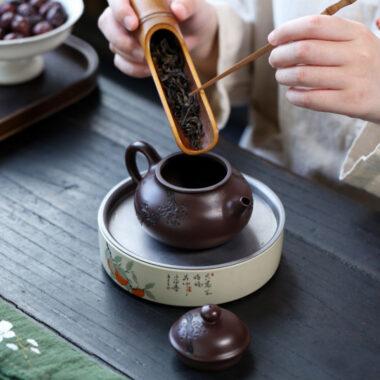 Yixing Zisha Teapot [Bao Chun Rong Tian] (100 Mu Zi Ni – 260ml)