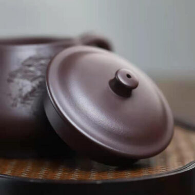 Full Handmade Yixing Zisha Teapot [Jiangnan Gao Shi Piao Pot] (Zi Ni – 270ml)
