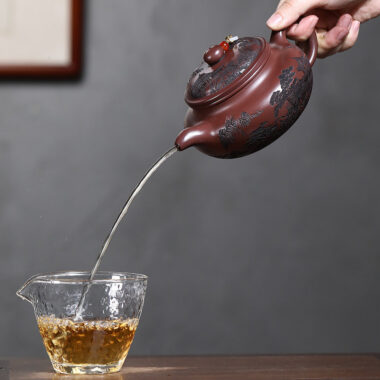 Yixing Zisha Teapot [Shanshui Fanggu] (Zi Ni – 400ml)