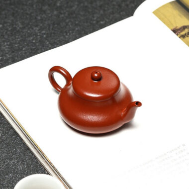Full Handmade Yixing Zisha Teapot [Junde Pot] (Dahongpao – 130ml)