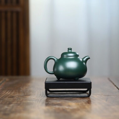 Full Handmade Yixing Zisha Teapot [Sanzu Ruding Pot] (Lu Ni – 180ml)