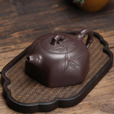Full Handmade Yixing Zisha Teapot [Yue Xia Xiaoxiang Pot] (Lao Zi Ni – 260ml)