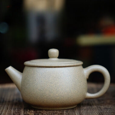 Full Handmade Yixing Zisha Teapot [Hanwa Pot] (Qing Duan Ni – 240ml)