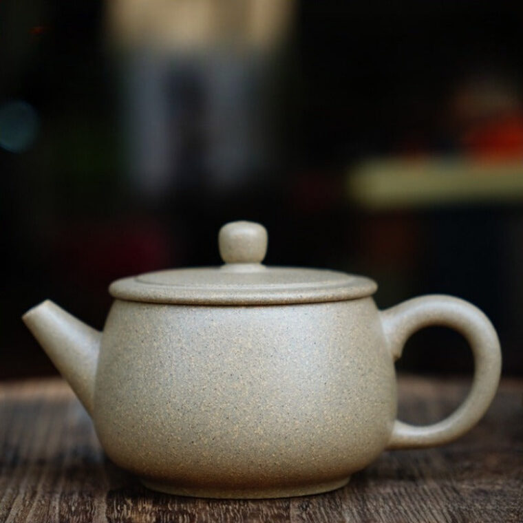 Full Handmade Yixing Zisha Teapot [Hanwa Pot] (Qing Duan Ni – 240ml)