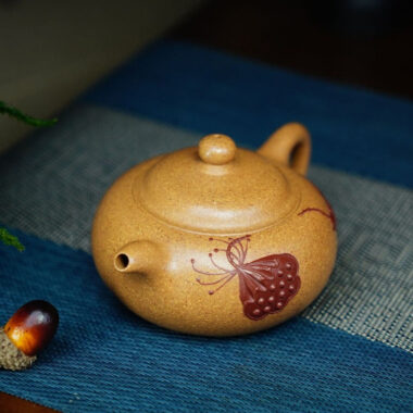 Full Handmade Yixing Zisha Teapot [Lotus Yuan Zhu Pot] (Wucai Lao Duan Ni – 220ml)