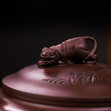 Full Handmade Yixing Zisha Teapot [Wusong Da Hu] (Zi Jia Ni – 350ml)