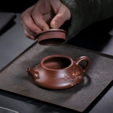 Full Handmade Yixing Zisha Teapot [Xiao Yao] (Zi Ni – 110ml)
