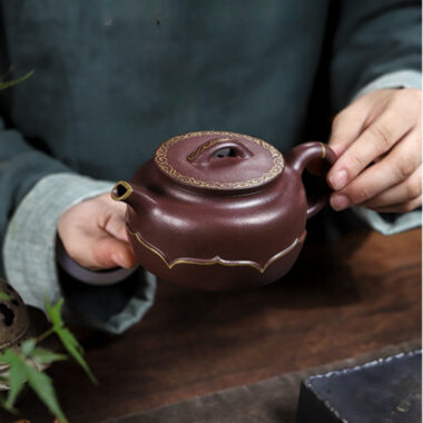 Full Handmade Yixing Zisha Teapot [Golden Lotus] (Zi Ni – 350ml)