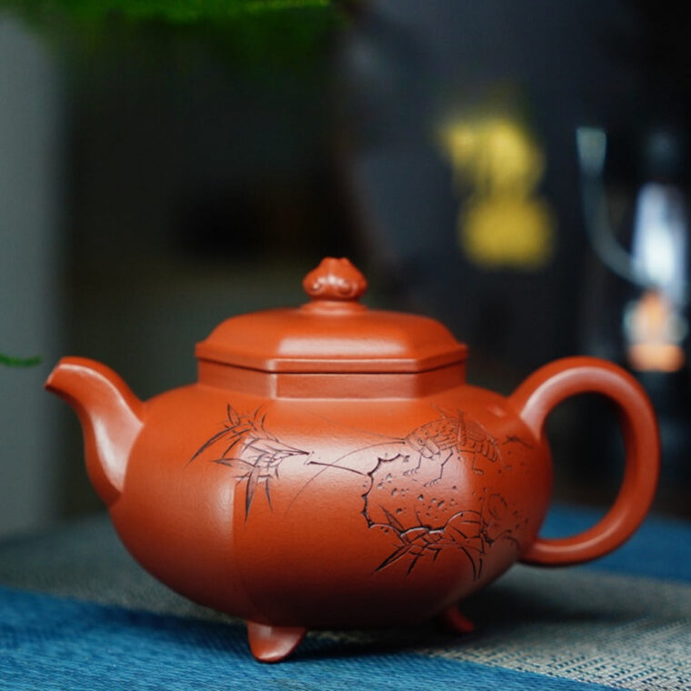 Full Handmade Yixing Zisha Teapot [San Fen Tian Xia Pot] (Zhu Ni – 280ml)