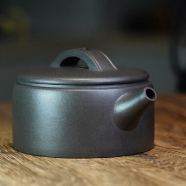 Full Handmade Yixing Zisha Teapot [Hanwa Pot] (Qinghui Ni – 180ml)