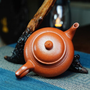 Full Handmade Yixing Zisha Teapot [Xiao Ying Pot] Plain Smooth (Li Pi Zhu Ni – 230ml)