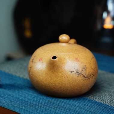 Full Handmade Yixing Zisha Teapot [Xishi Pot] (Wucai Lao Duan Ni – 250ml)
