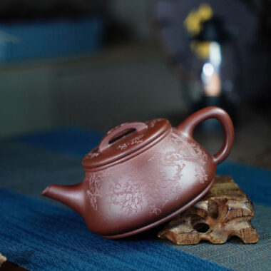 Full Handmade Yixing Zisha Teapot [Wufu Shi Piao Pot] (Zi Ni – 240ml)