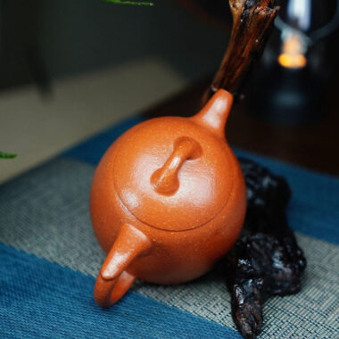 Full Handmade Yixing Zisha Teapot [Qin Quan Pot] (Li Pi Zhu Ni – 270ml)