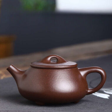 Full Handmade Yixing Zisha Teapot [Jingzhou Shi Piao Pot] (Zi Ni – 200ml)