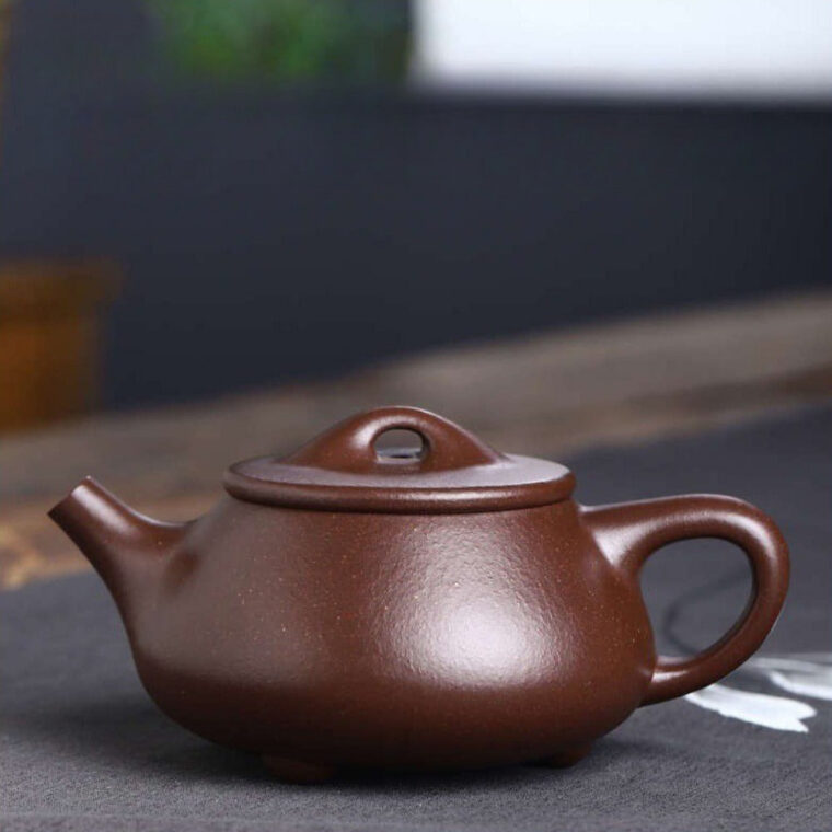 Full Handmade Yixing Zisha Teapot [Jingzhou Shi Piao Pot] (Zi Ni – 200ml)