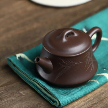 Full Handmade Yixing Zisha Teapot [Zhu Chu Pot] (Lao Zi Ni – 170ml)