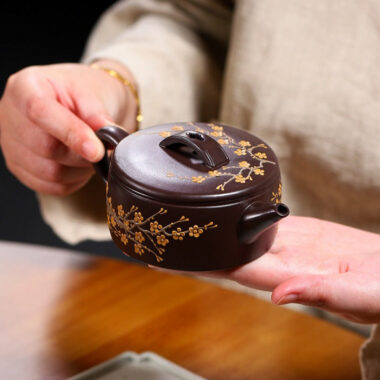 Yixing Zisha Teapot [Meixiang Hanwa] (Zi Ni – 170ml)