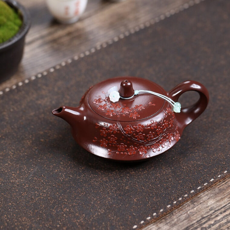 Yixing Zisha Teapot [Plum Blossom Qu Hu] (Zi Zhu Ni – 230ml)