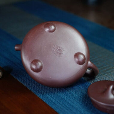 Full Handmade Yixing Zisha Teapot [Jingzhou Shi Piao Pot – Fragrance] (Zi Ni – 300ml)