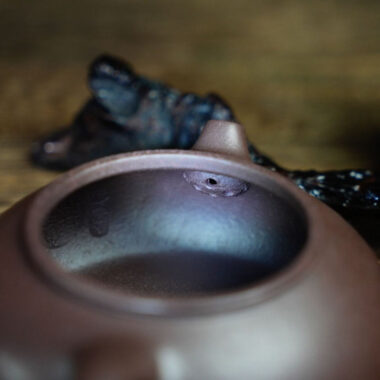 Full Handmade Yixing Zisha Teapot [Han Jiang Pot] (Zi Ni – 190ml)