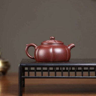 Yixing Zisha Teapot [Lotus Ban Piao] (Zi Ni – 170ml)