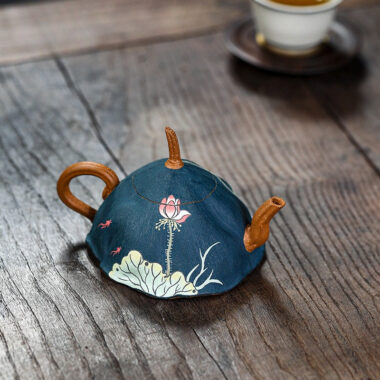 Full Handmade Yixing Zisha Teapot [Yu Lian Hua Wu] (Duan Ni – 100ml)