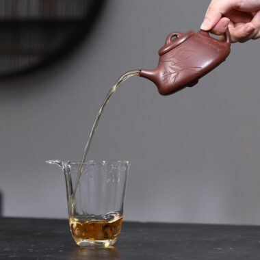 Yixing Zisha Teapot [Qingfeng Ziye Shi Piao] (Zi Ni – 180ml)