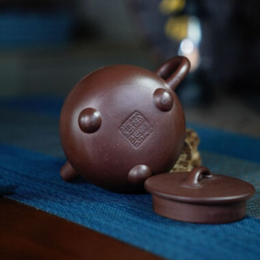 Full Handmade Yixing Zisha Teapot [Gao Shi Piao Pot] (Zi Ni – 200ml)