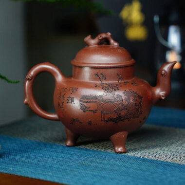 Full Handmade Yixing Zisha Teapot [Sanzu Dingli Pot] (Di Cao Qing – 290ml)