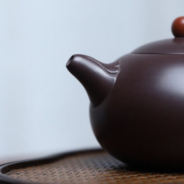 Full Handmade Yixing Zisha Teapot [Ruyi Yu Ru Pot] (Lao Zi Ni – 270ml)