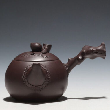 Full Handmade Yixing Zisha Teapot [Peach Side Handle Pot] (Lao Zi Ni – 170/230ml)