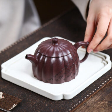 Full Handmade Yixing Zisha Teapot [Gui Bao] (Zi Ni – 190ml)