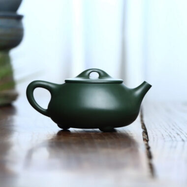 Full Handmade Yixing Zisha Teapot [Jingzhou Shi Piao Pot] (Lu Ni – 300ml)