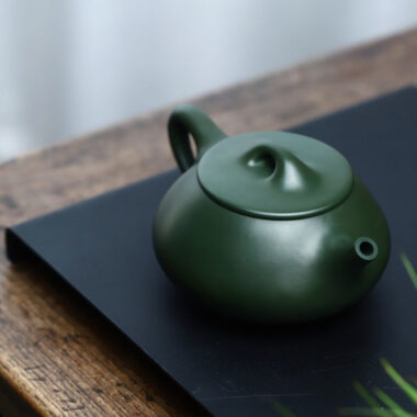 Full Handmade Yixing Zisha Teapot [Jingzhou Shi Piao Pot] (Lu Ni – 300ml)