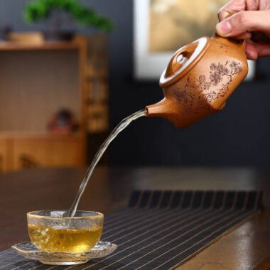Full Handmade Yixing Zisha Teapot [Liufang Shi Piao Pot] (Wucai Lao Duan Ni – 230ml)