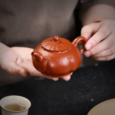 Full Handmade Yixing Zisha Teapot [Jinxiu Xishi] (Zhu Sha Zhu Ni – 150ml)