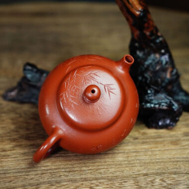 Full Handmade Yixing Zisha Teapot [Hua Ying Pot] (Zhu Ni – 150ml)