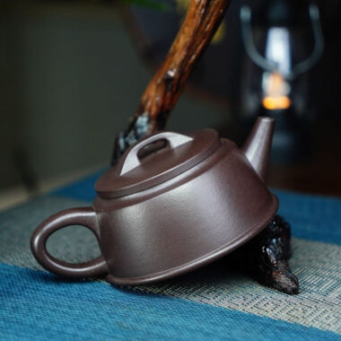 Full Handmade Yixing Zisha Teapot [Yu Zhao Pot] (Lao Zi Ni – 170ml)