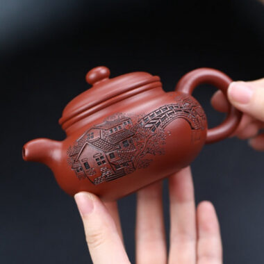 Full Handmade Yixing Zisha Teapot [Yi Jiangnan Fanggu Pot] (Dahongpao – 170ml)